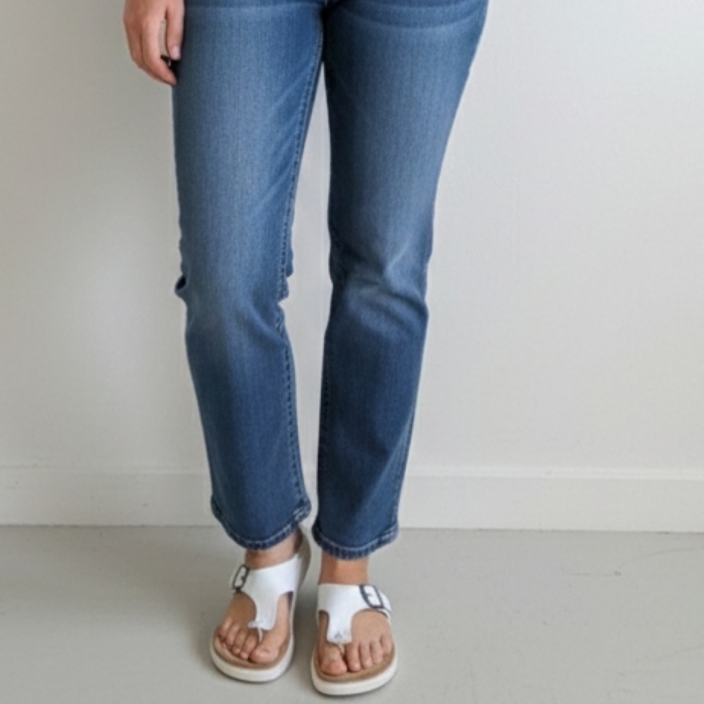 IZOD White and Tan Sandals